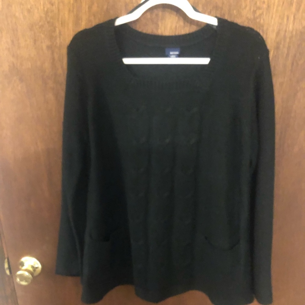Black sweater with pockets